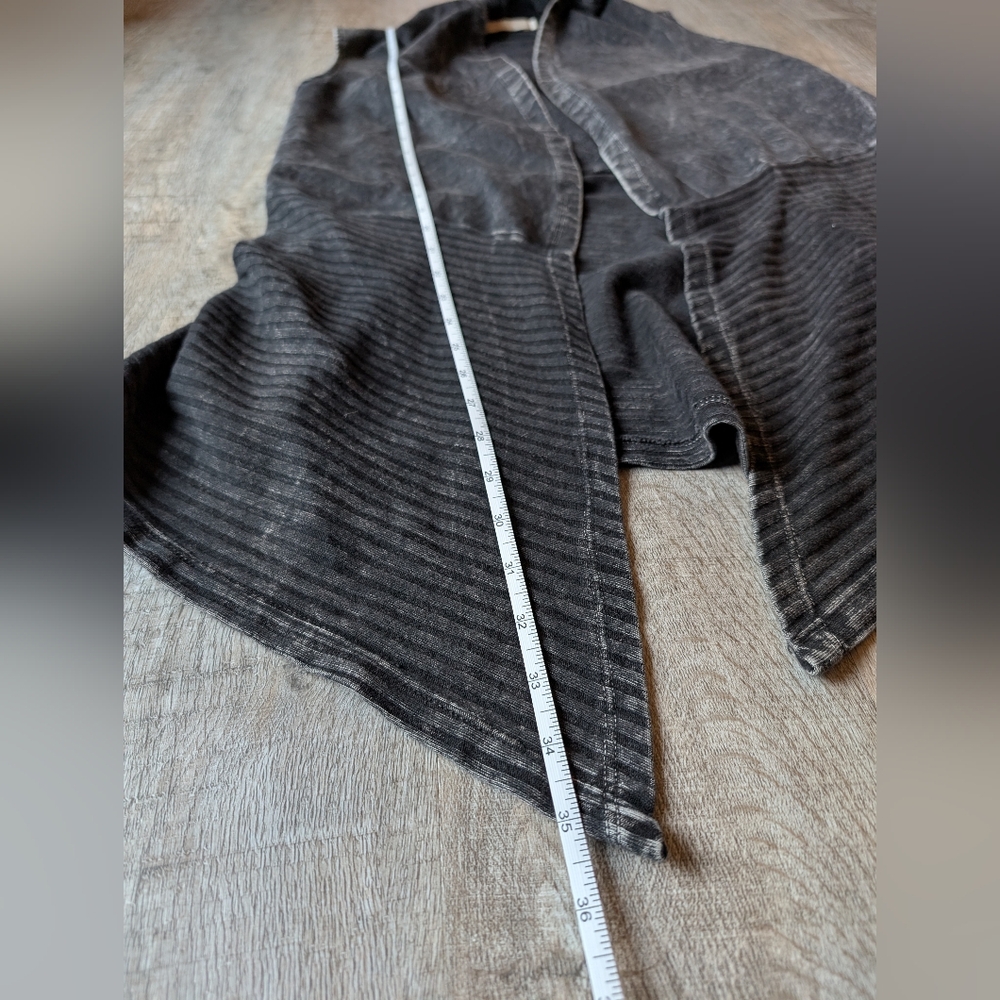 Testimony Los Angeles Black Acid Wash Vest Cardigan Wrap Size L - Picture 9 of 10